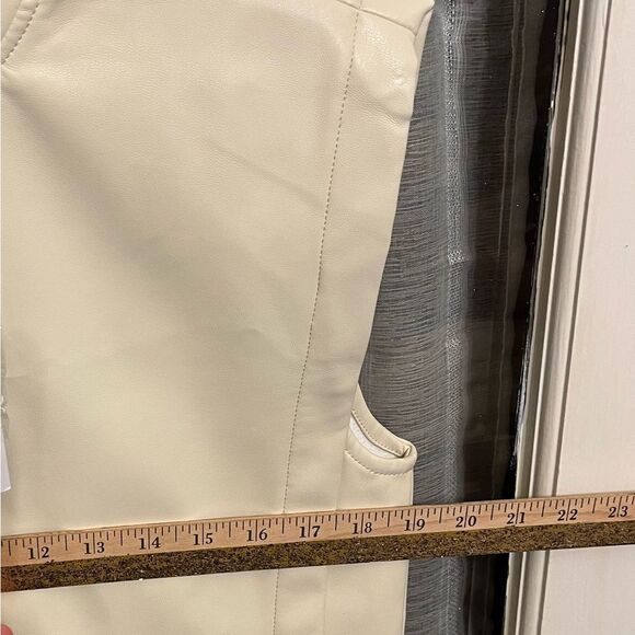 NWT Steve Madden Faux Leather Boxy Cream Top - Picture 9 of 9